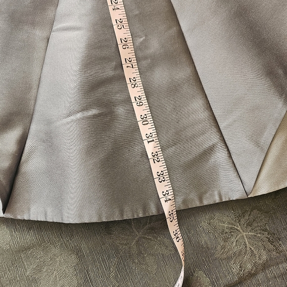 Used Like New Halston Heritage Size 4 Dress - Picture 11 of 13